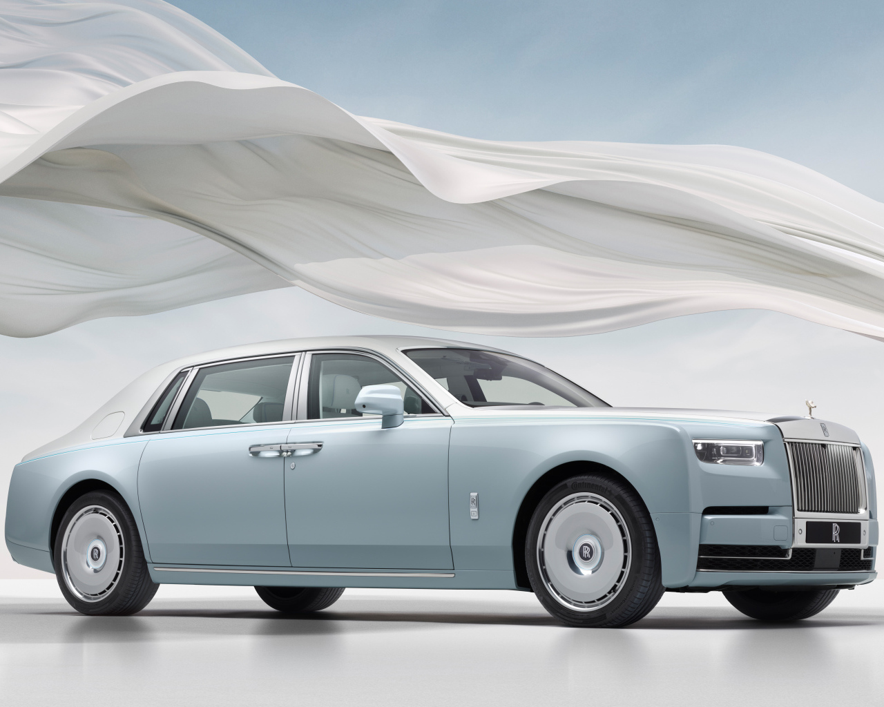 Автомобиль Rolls-Royce Phantom Scintilla 2025 года