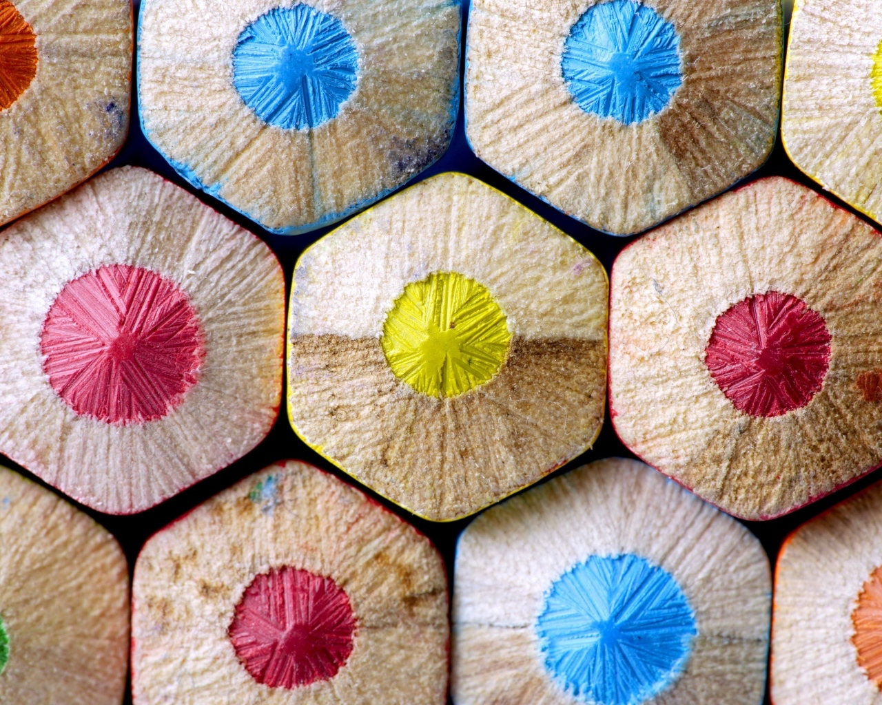 Разноцветные карандаши текстура для фона