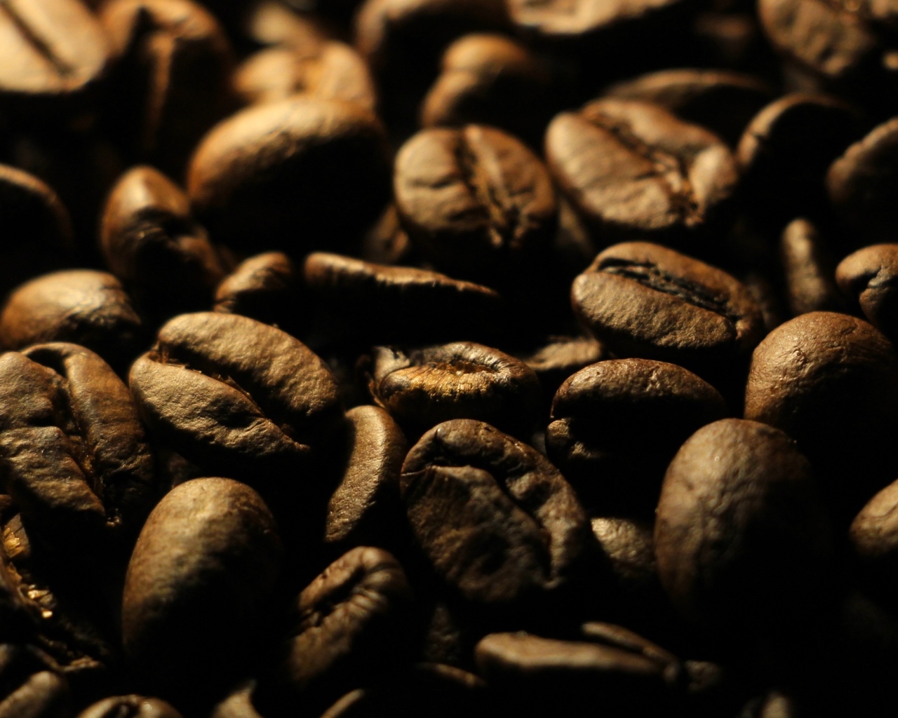 Крупные жареные кофейные зерна для гурмана