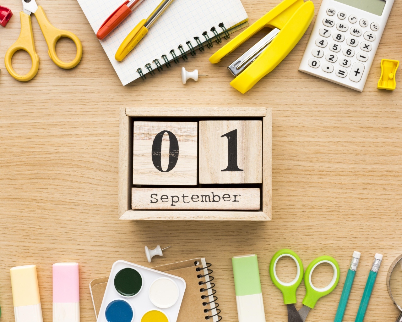 Канцелярские предметы на первое сентября