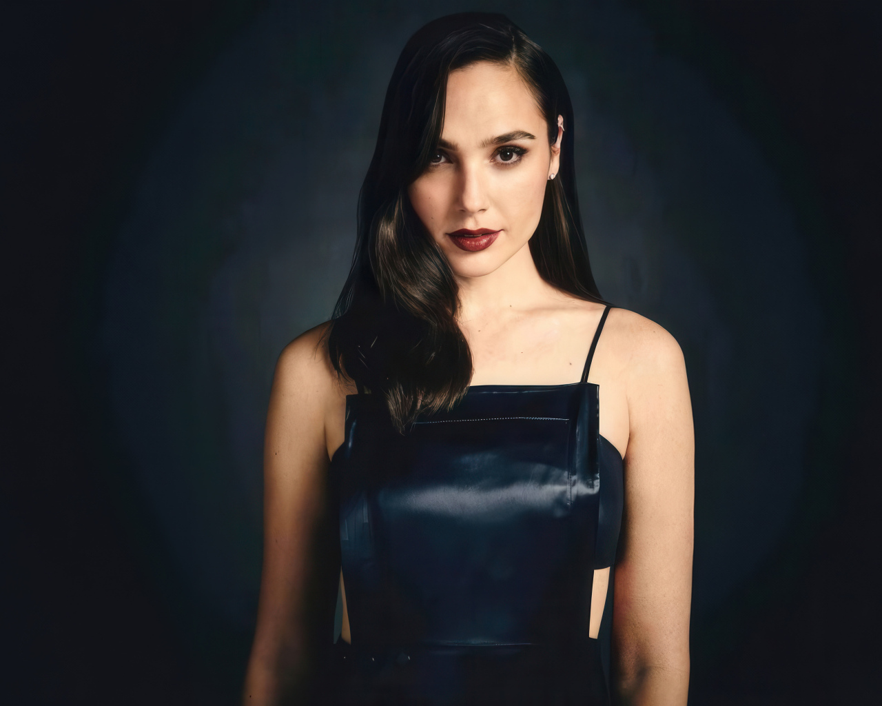 Эффектная брюнетка израильская актриса Галь Гадот