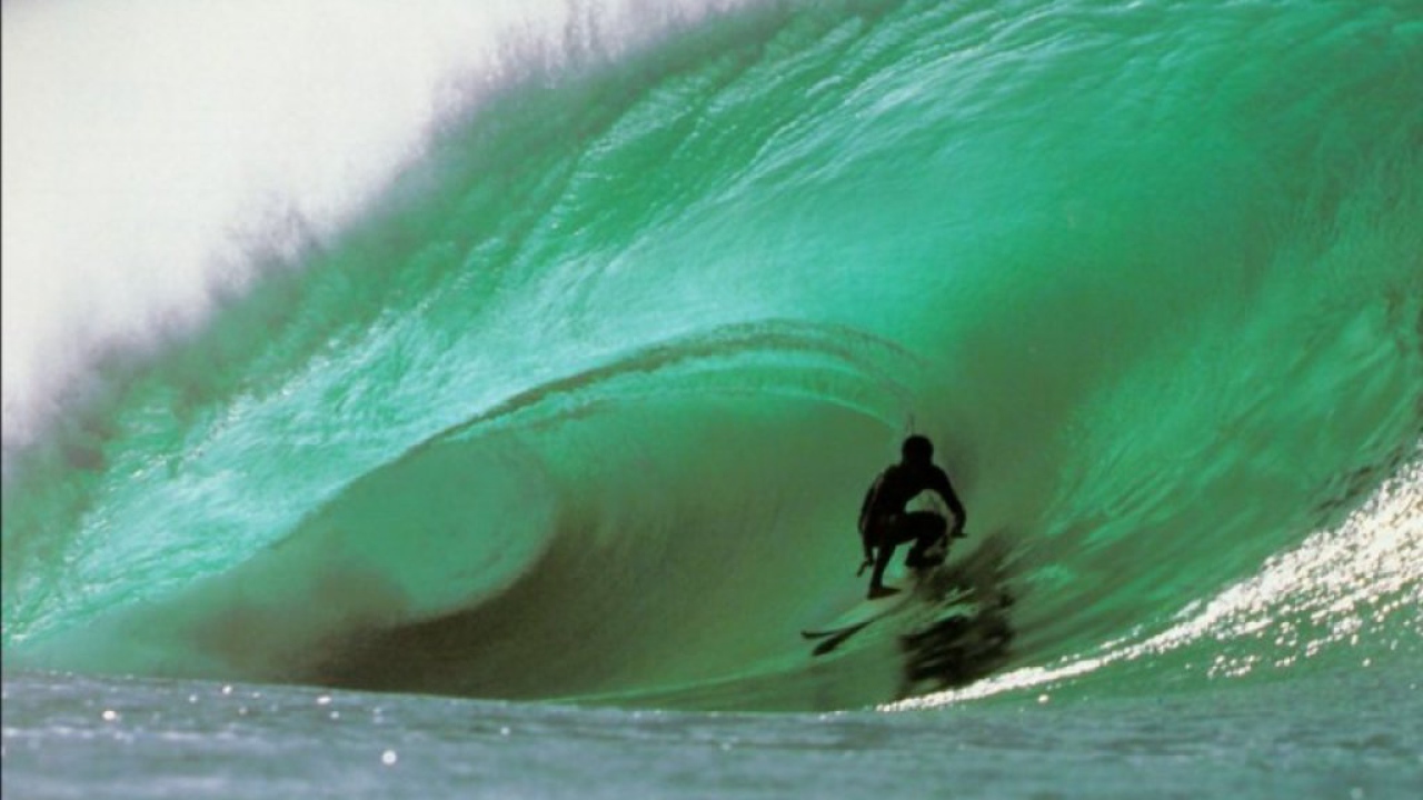 Серфинг на волнах