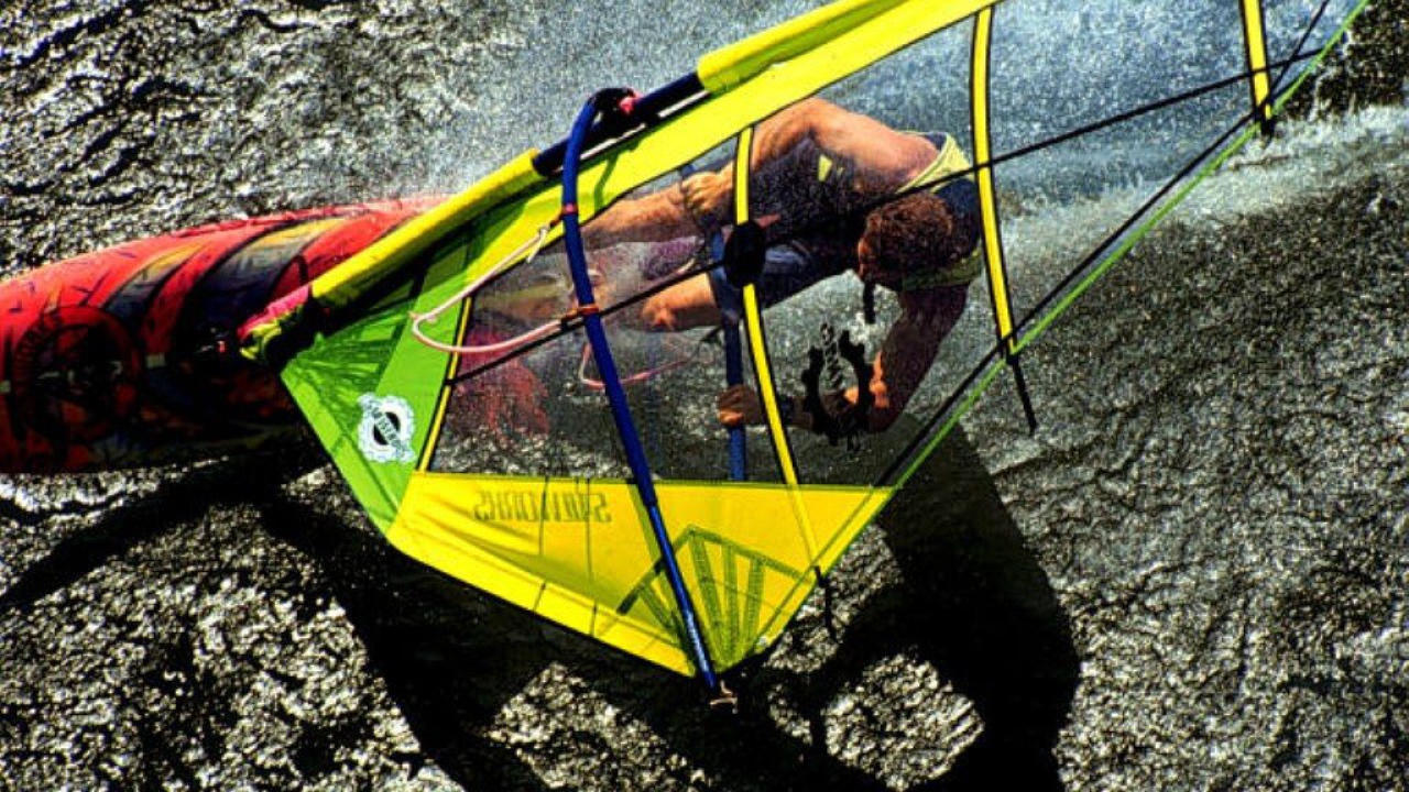 Парусный серфинг