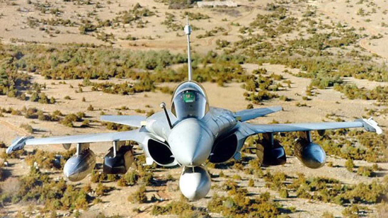 Самолет над пустыней