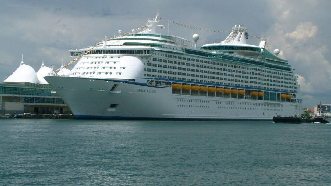 Круизный лайнер - обои для рабочего стола