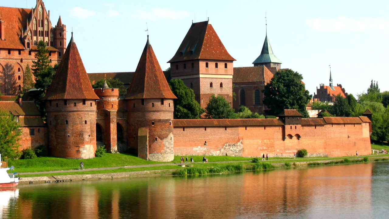 Красивый замок