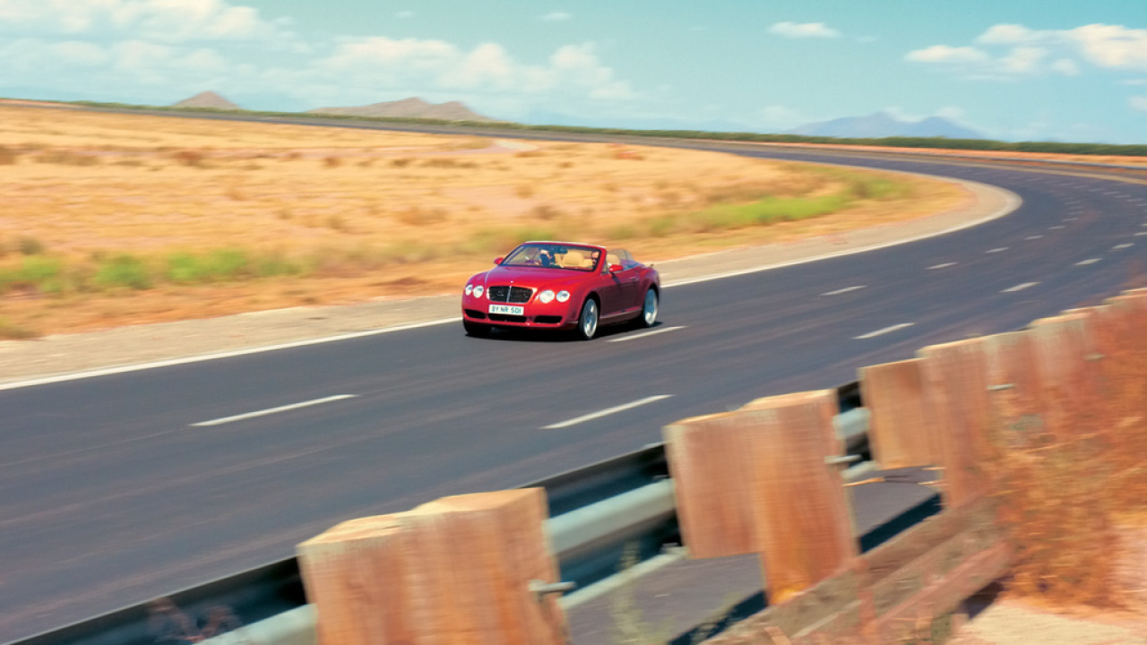 Автомобиль марки Bentley Continental