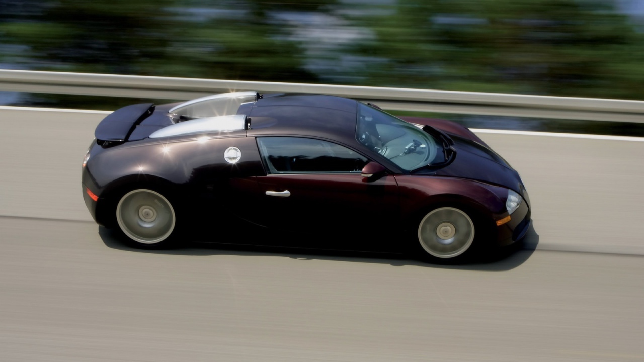 Супер быстрый Bugatti Veyron