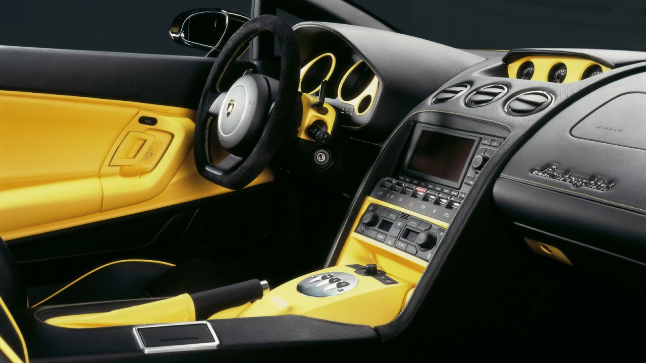 Салон автомобиля Lamborghini