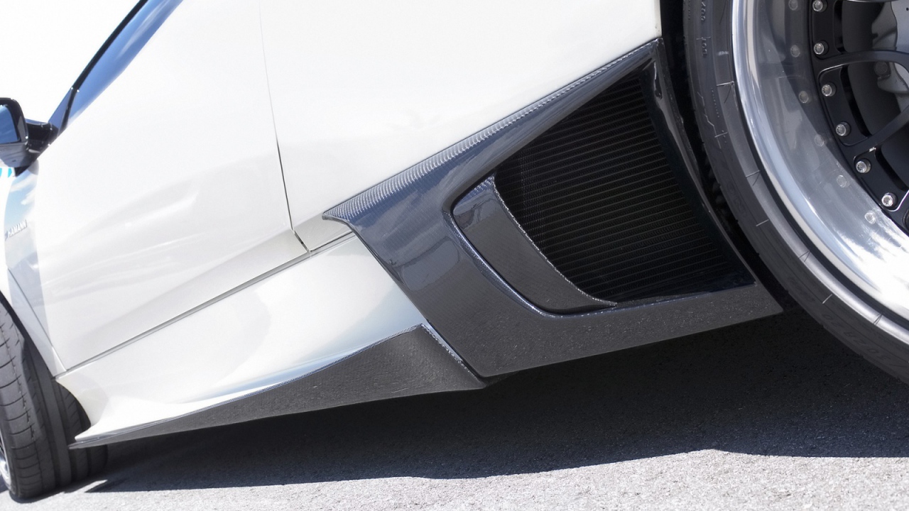 Белый Lamborghini