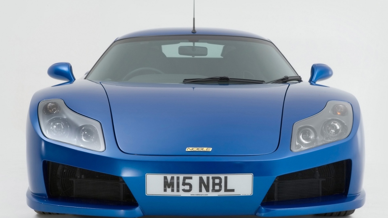 Передний вид автомобиля Noble 2006 года