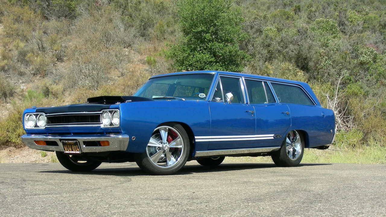 Старый Plymouth 1968 года