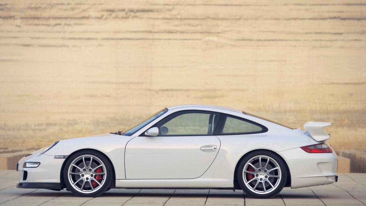 Белый Porsche 911 GT3