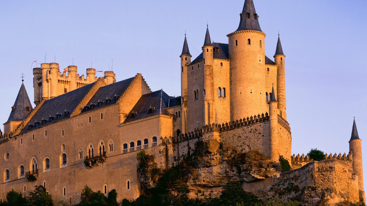 Замок на закате