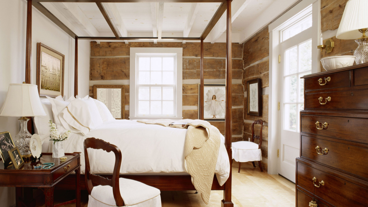 Уютная спальня в светлых тонах