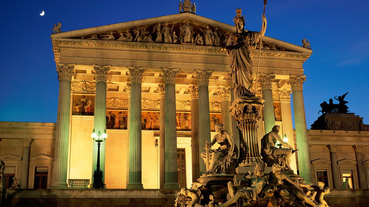 Фонтан Pallas Athene, здание Парламента, Вена, Австрия