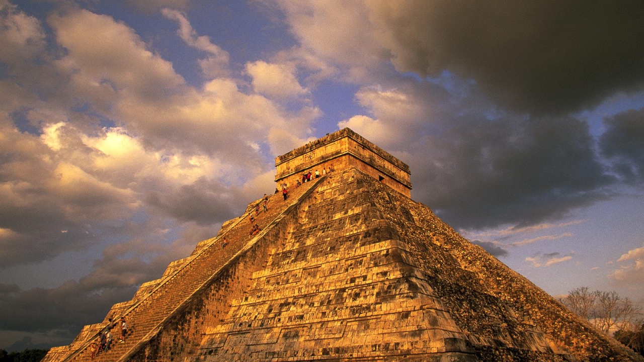Древняя пирамида племени Майя
