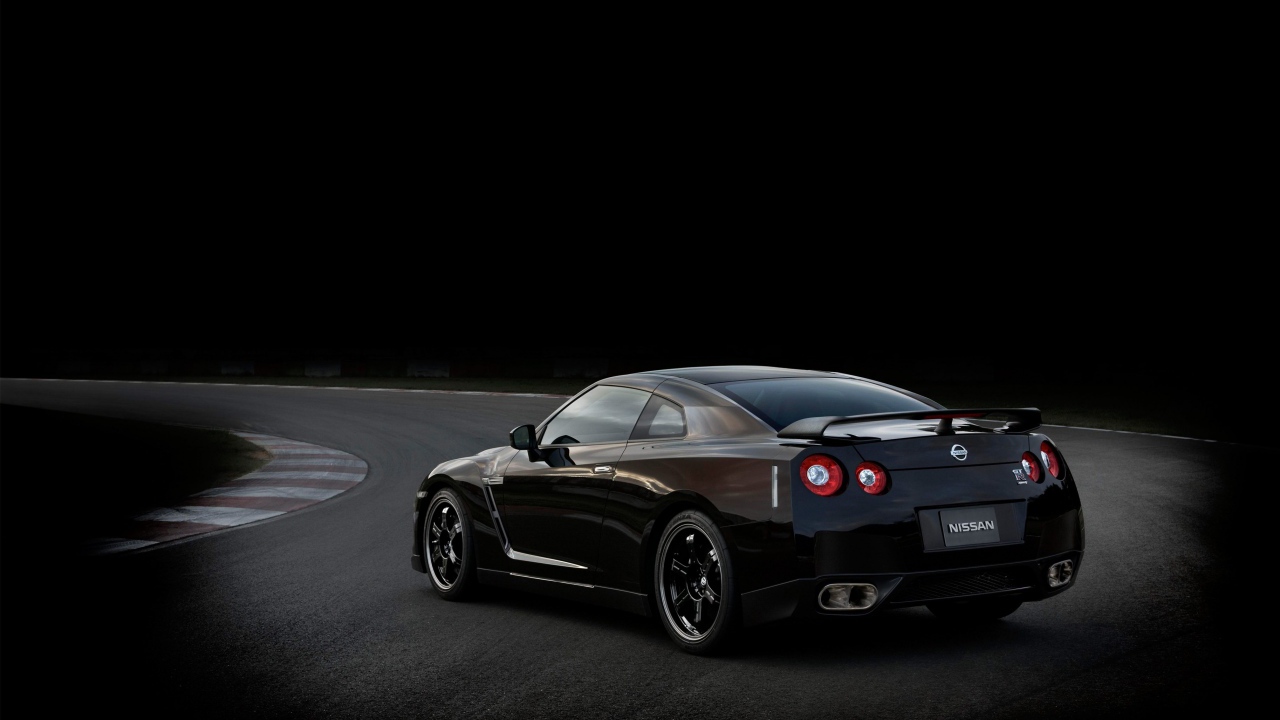 Черный Нисан