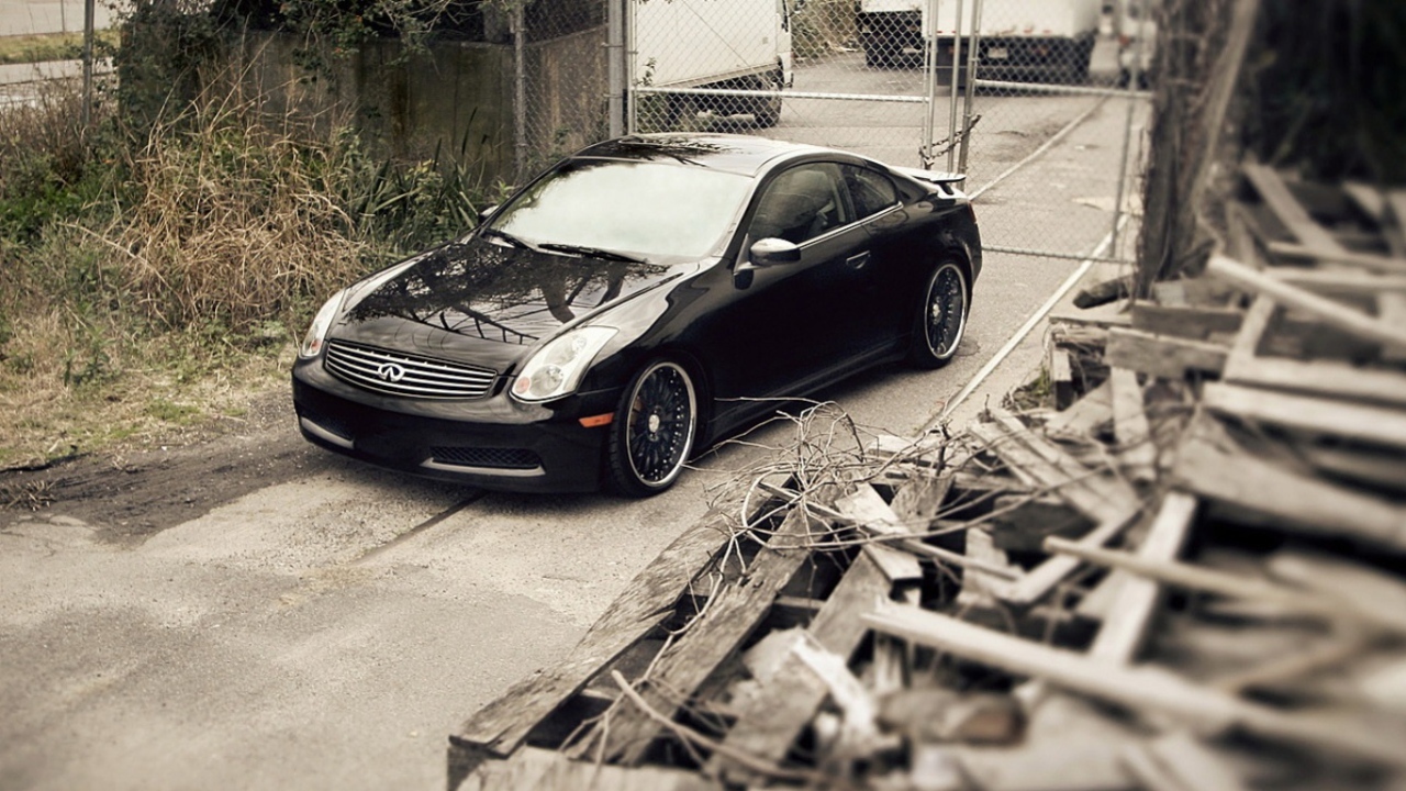 Черный спортивный авто