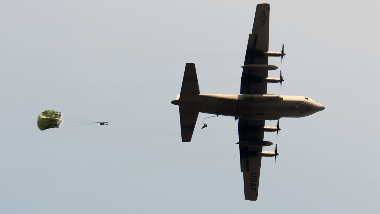 Военная авиация / выброс десанта