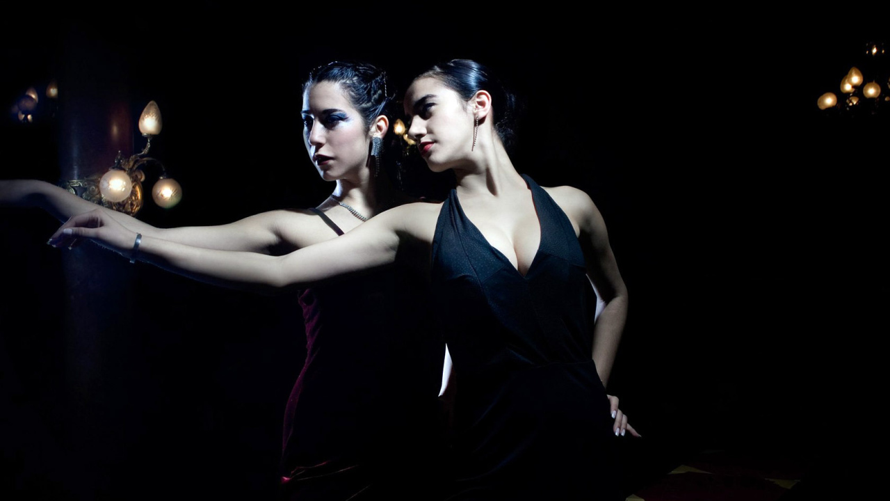 Светские львицы