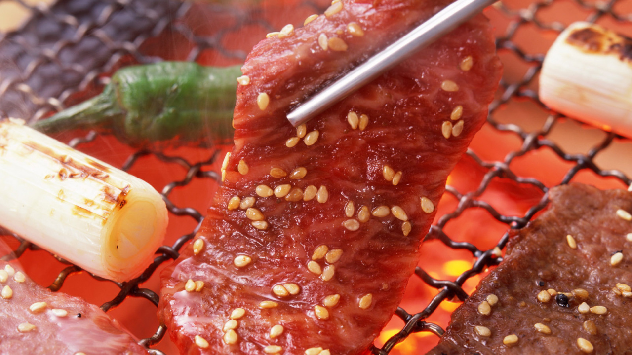 Жаренный мясной кусочек барбекю