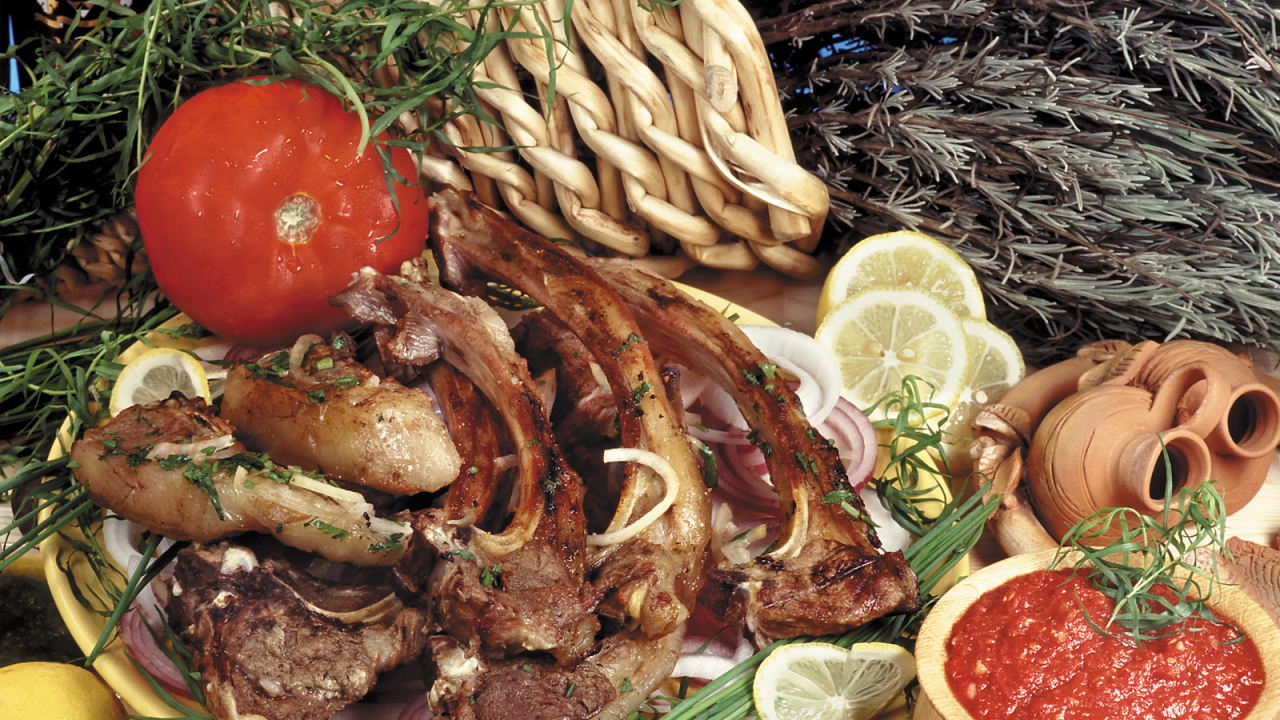 Жаренные ребра с томатом