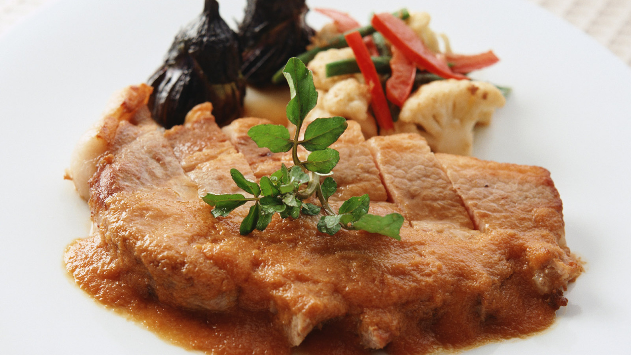 Мясное блюдо с цветной капустой