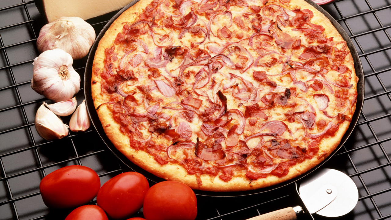 Пицца с томатом