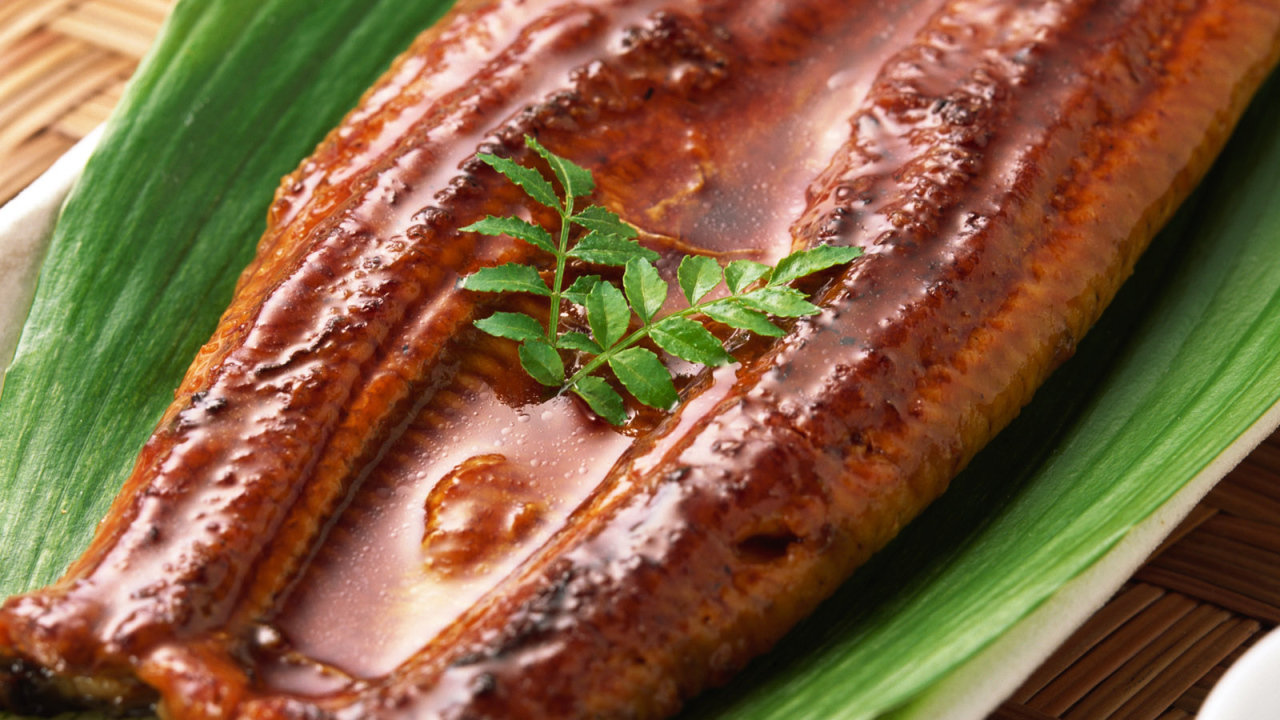 Рыба на пальмовом листе