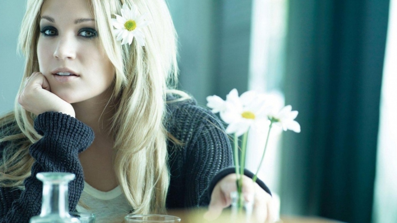 Девушка блондинка