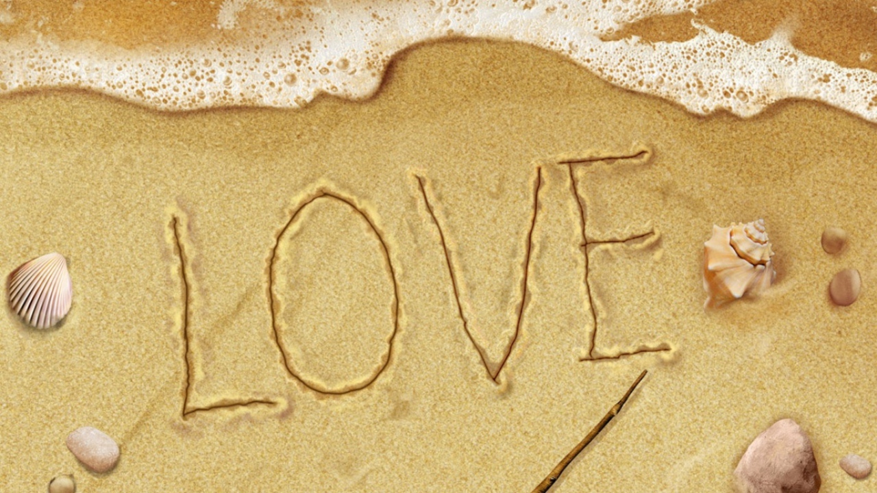 Надпись на песке