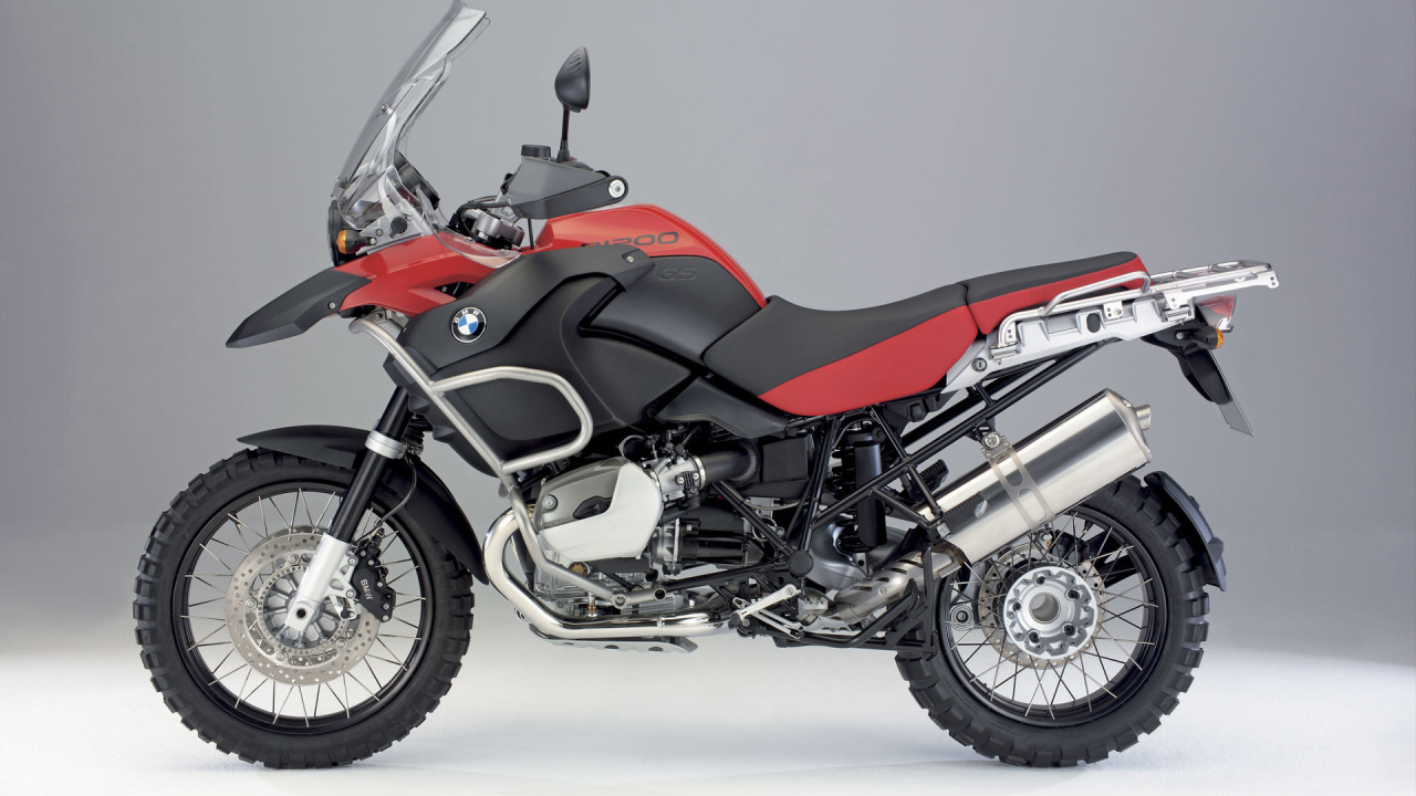 Мотоцикл BMW / Байк BMW вид слева