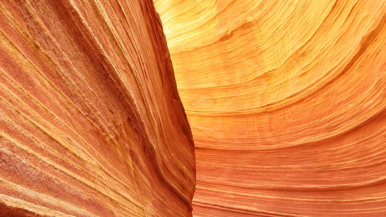 Красная горная порода