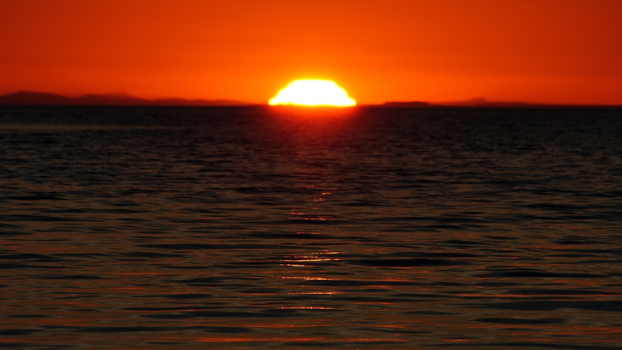 Большое солнце на закате