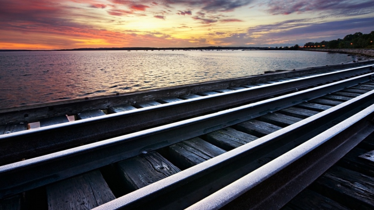 Рельсы шпалы