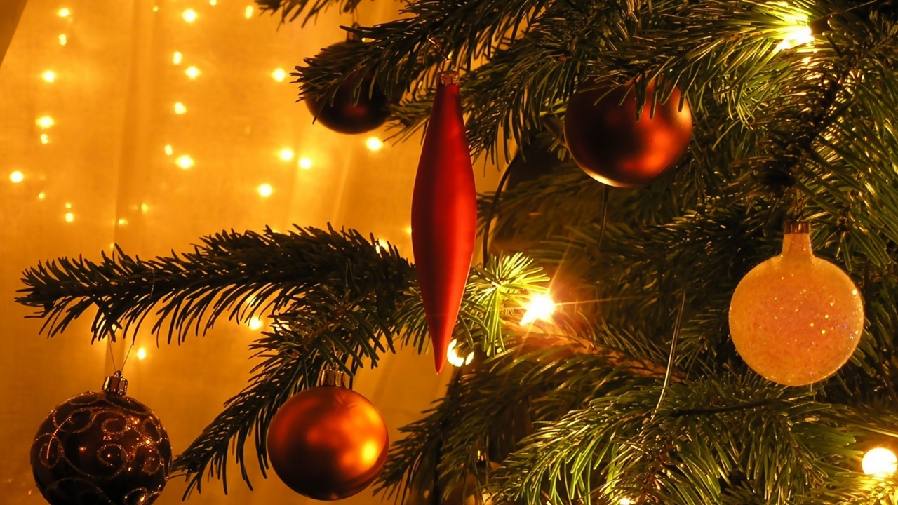 Нарядная елка