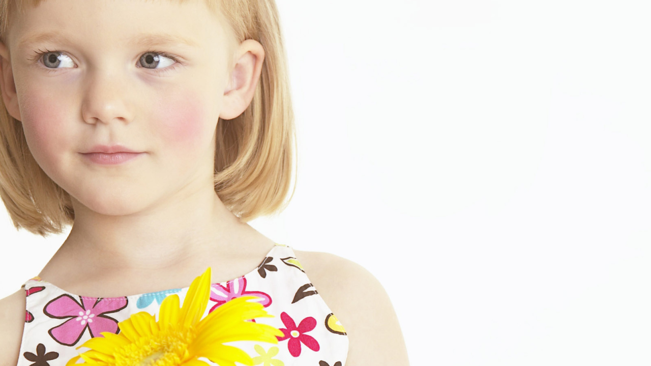 Симпатичная девочка