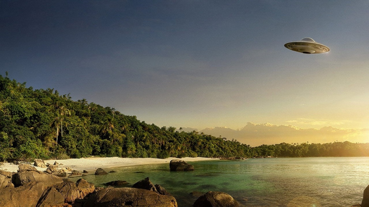 НЛО над пляжем