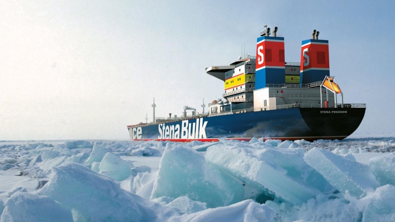 В Арктических льдах