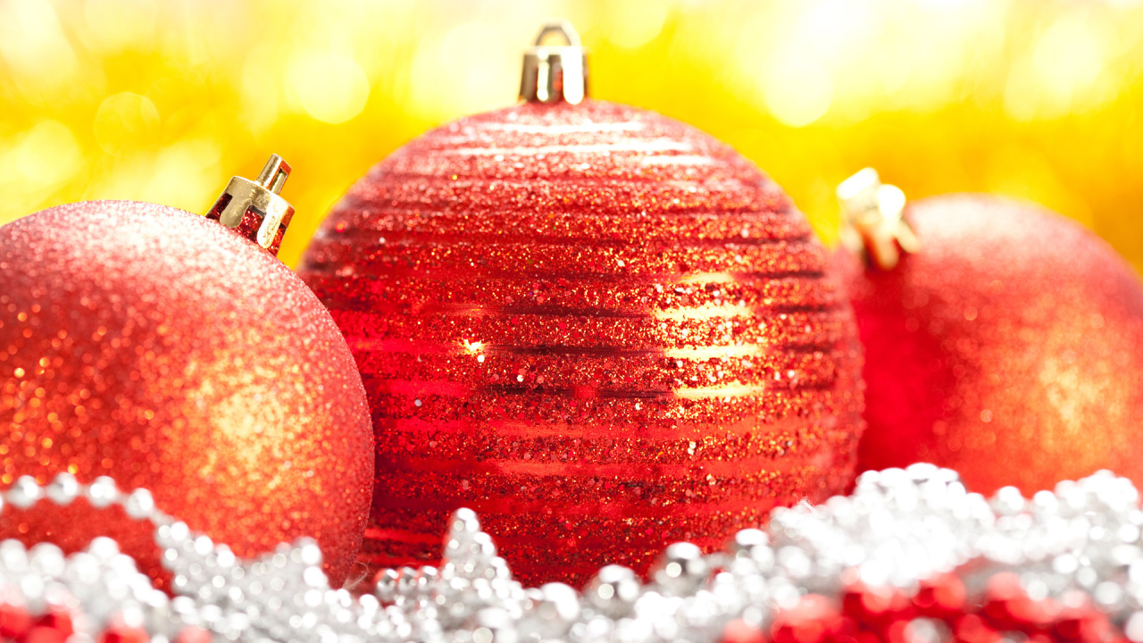 Декоративные шарики на елку