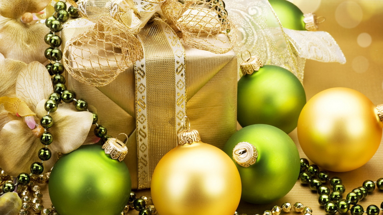 Подарок и шары