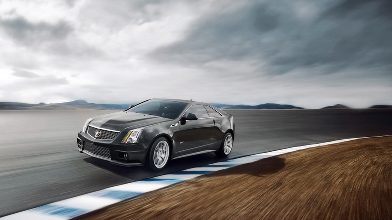 Кадиллак CTS V Купе в движении