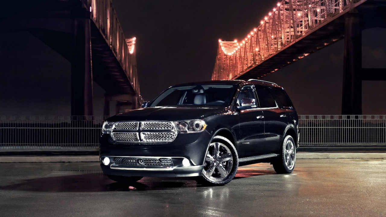 Додж Дуранго в ночи