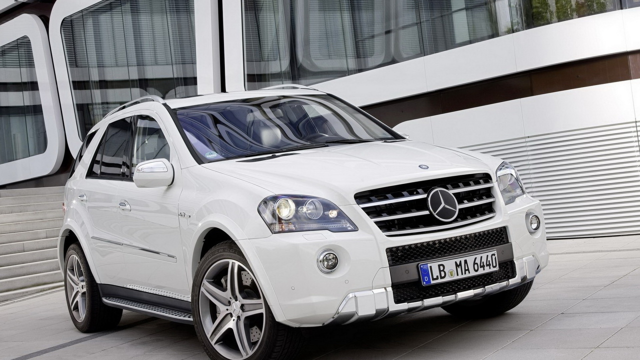 Mercedes-Benz-ML 63 AMG 2011