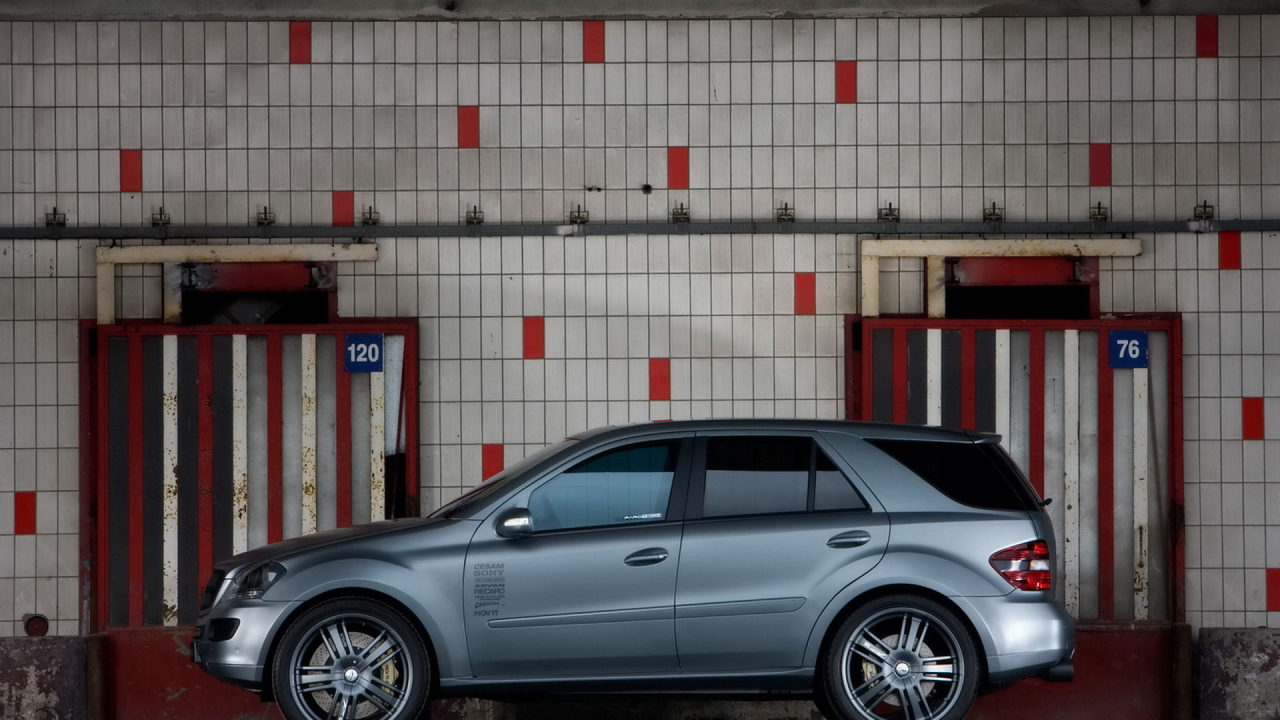 Мерседес Бенц МЛ 500 Ураниум в боксе