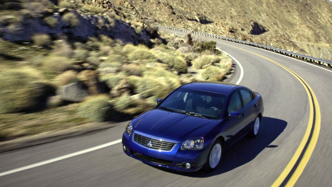 Митцубиси Галант в движении