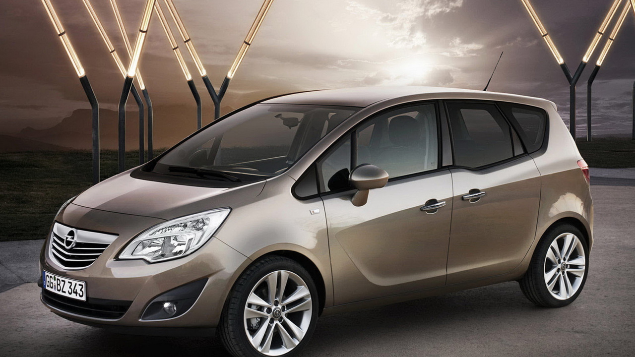 Опель Мерива на рассвете