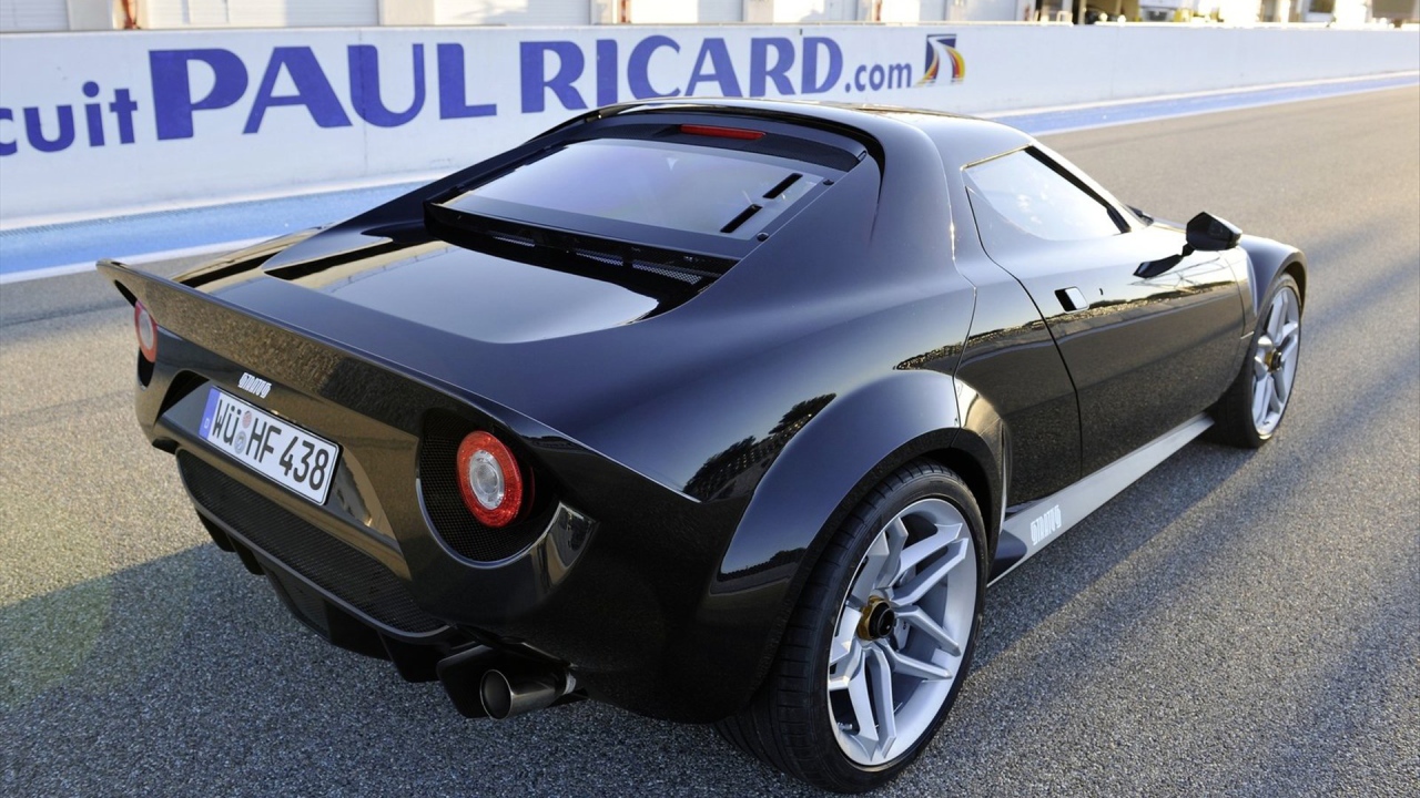 Черная Lancia Stratos Concept