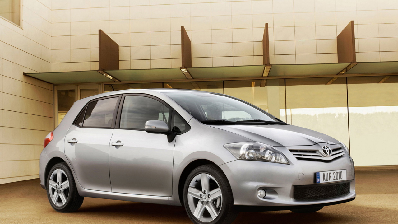 Тойота Аурис